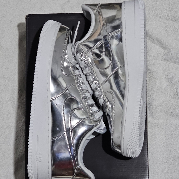 Nike  Air Force 1 SP 'Liquid Metal - Chrome' CQ6566-001 Size M 10.5 & W 12 New - Picture 3 of 10